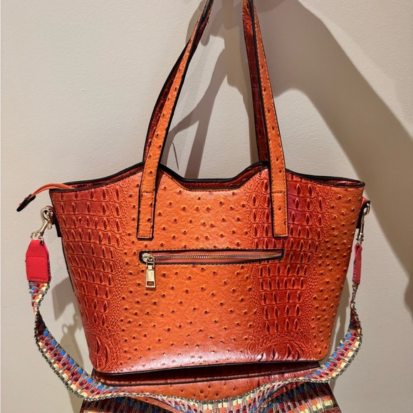 Elegant Orange Textured Women's Handbag - Picture 2 of 6